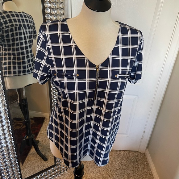 Navy blue and white blouse - Picture 4 of 4